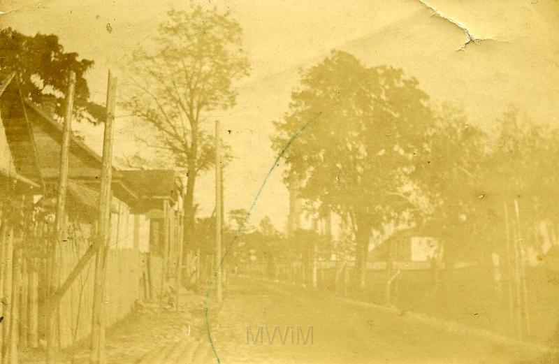 KKE 2192.jpg - Fot. Główna ulica w wiosce Krzywicze na Białorusi, Krzywicze, lata 30-te XX wieku.
